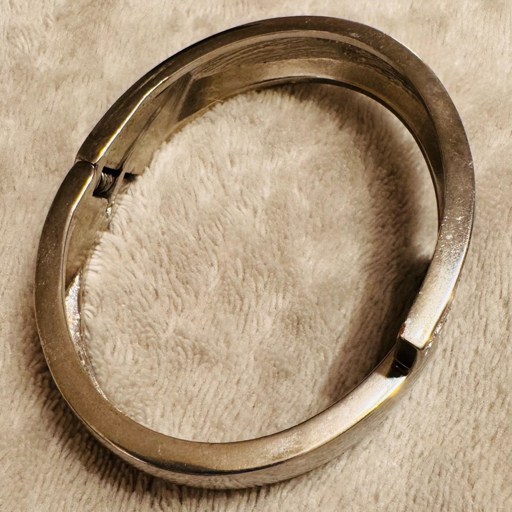 Lia Sophia “Debbie” Cut Crystal Silver Bracelet - Picture 4 of 6